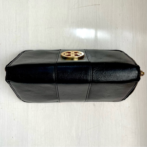 Tory Burch Black Leather Wallet With Gold Hardware - Picture 2 of 5